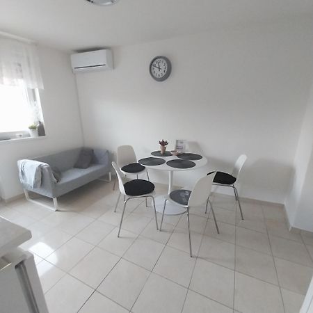 Apartman Bloom Osijek Exteriör bild