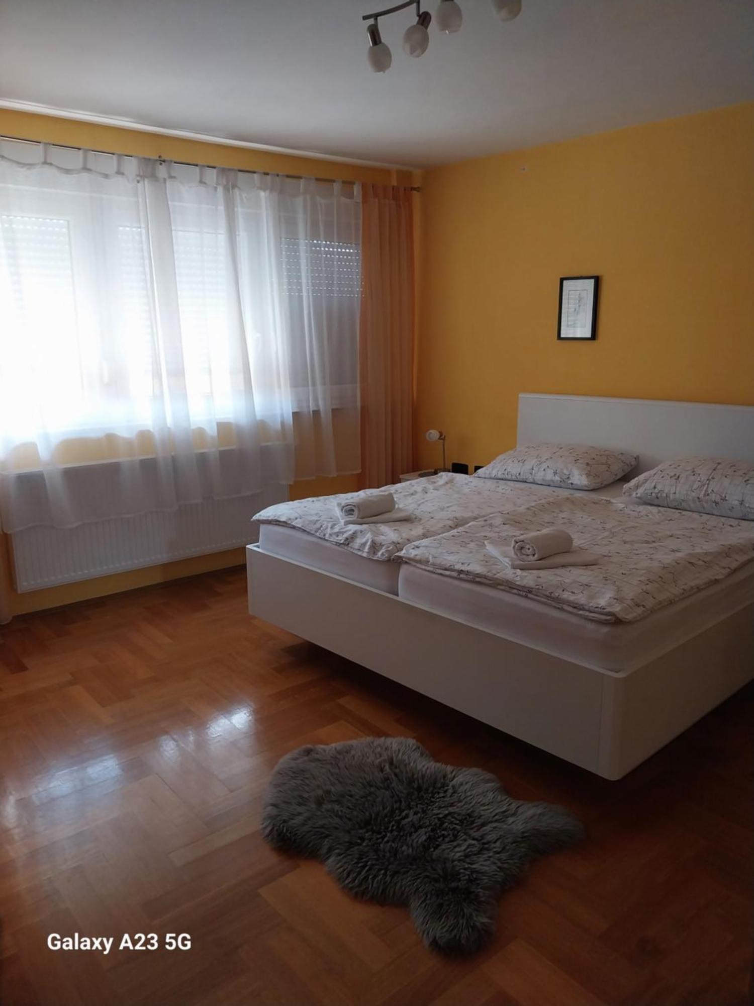 Apartman Bloom Osijek Exteriör bild