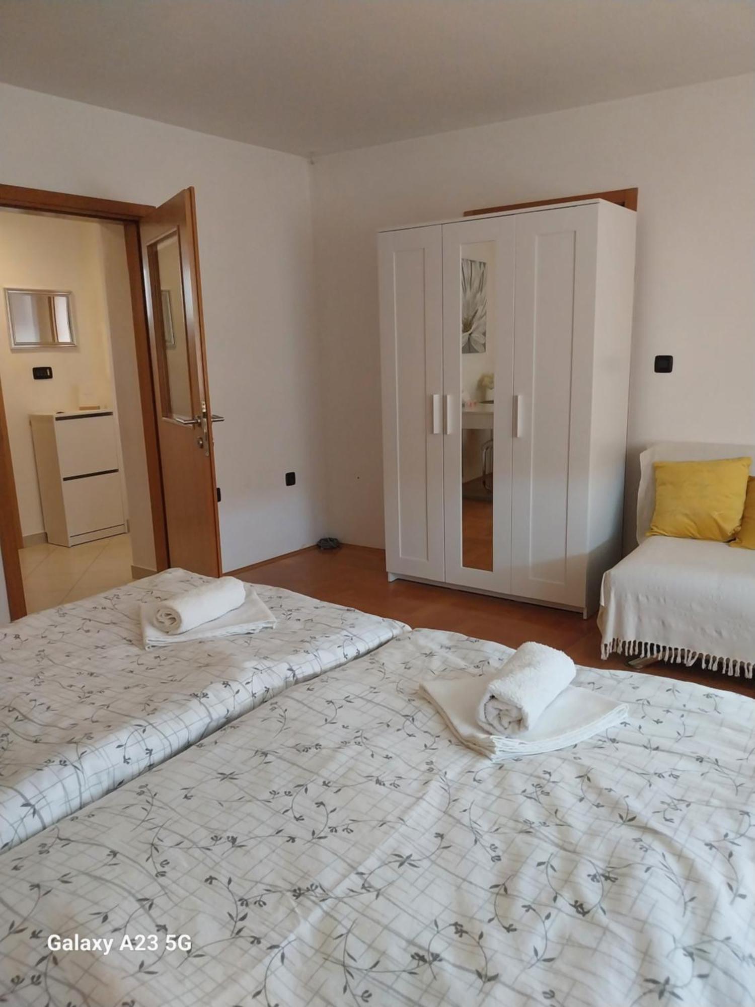 Apartman Bloom Osijek Exteriör bild