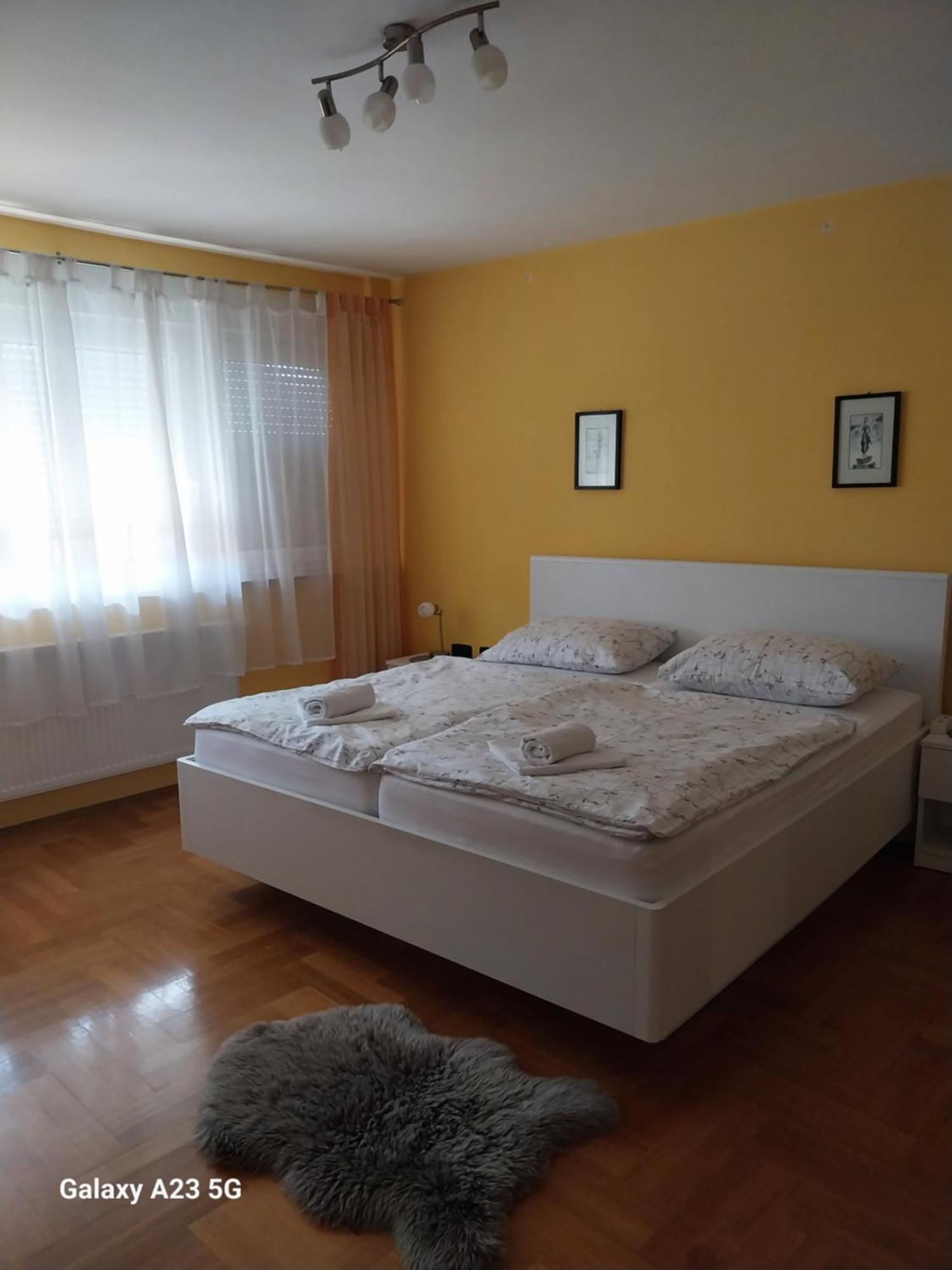 Apartman Bloom Osijek Exteriör bild